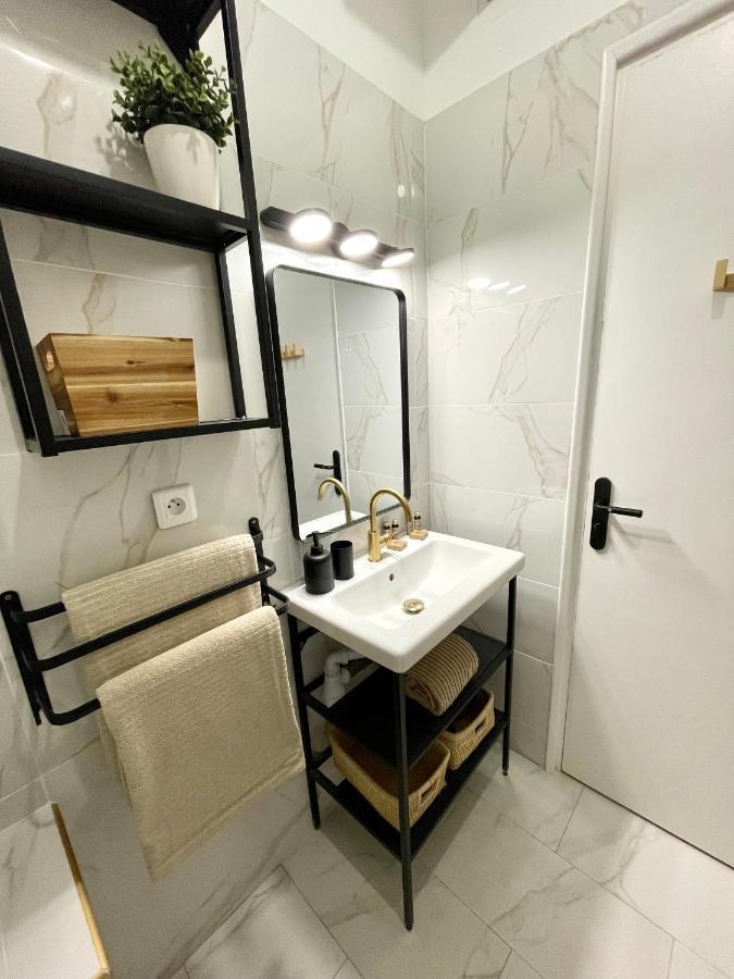 Cosy Cocoon - 2 To 4 Travelers. Apartment Nice Bagian luar foto